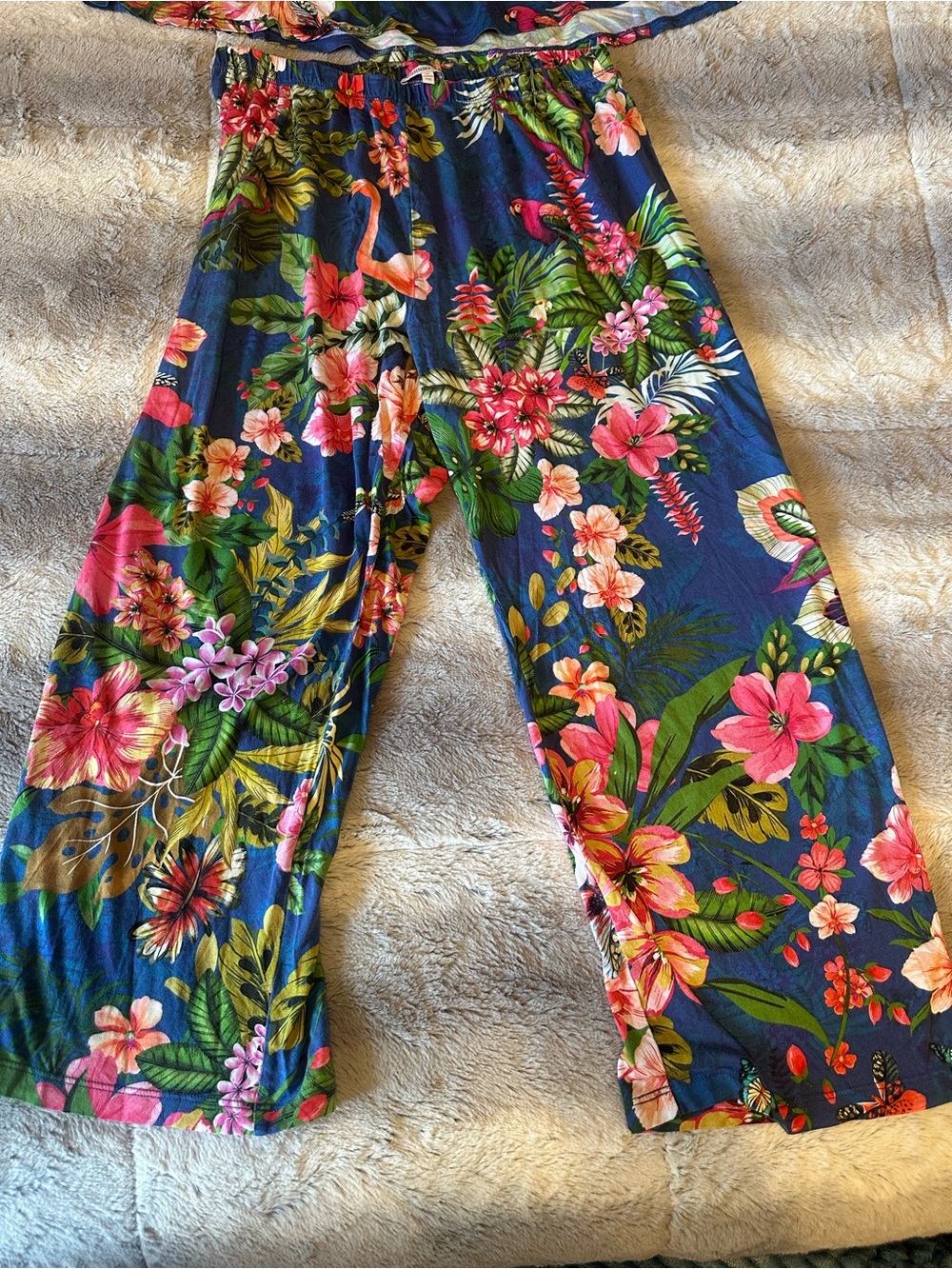 Johnny Was Navy Tropical Floral Two-Piece Lounge Set - Picture 10 of 11